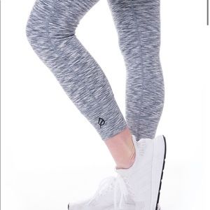 Ptula leggings worn 1x